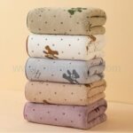 小奶熊印花珊瑚絨浴巾 - Premium YD 企業禮品訂製